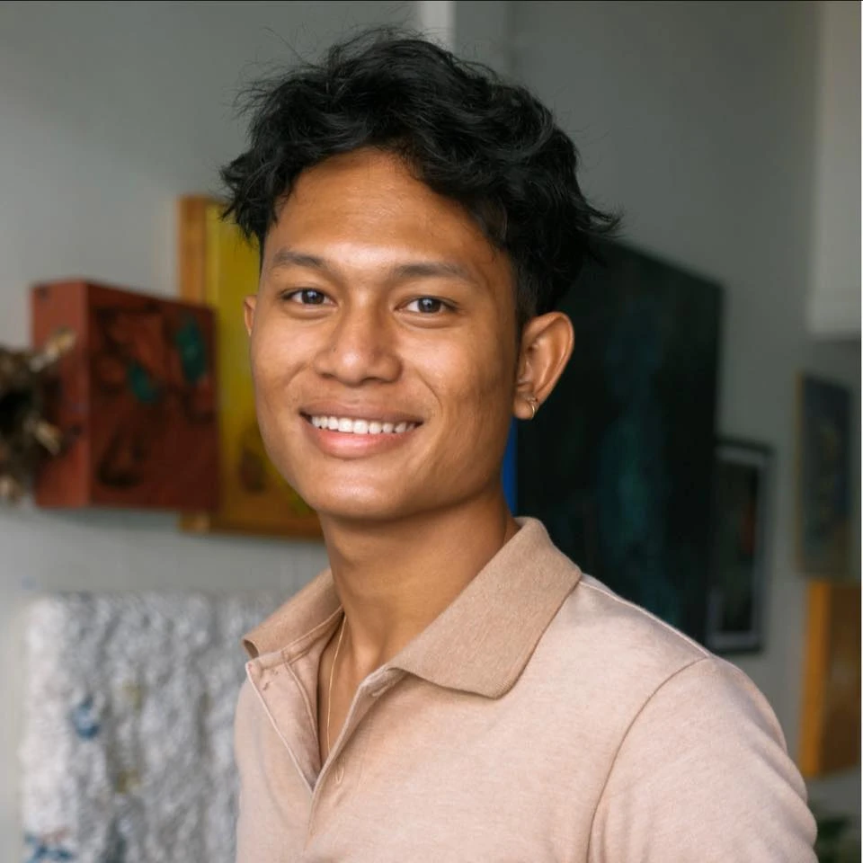Contact Cambodian artist Karona portrait in his studio at SaKa Atelier, contemporary Khmer art gallery in Siem Reap